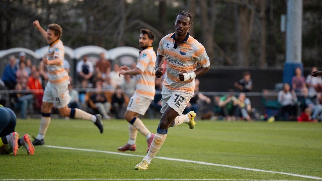 Behind the heroics of goalkeeper Jonathan Burke, One Knoxville SC advances in the US Open Cup with a win over Asheville City SC.